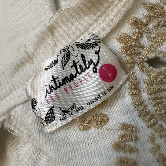 Intimately Free People Boho Embroidered Shirt Back Peephole Size Small - Picture 7 of 9
